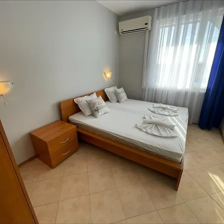 Lejlighedshotel Sunny Hills - Menada 3*