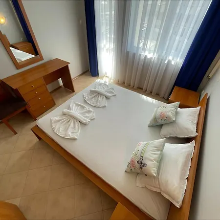 Lejlighedshotel Sunny Hills - Menada 3*