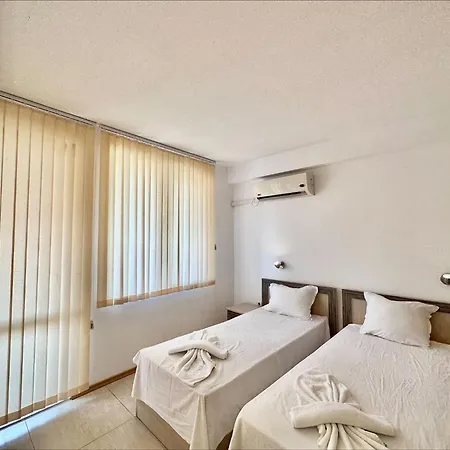 Lejlighedshotel Sunny Hills - Menada 3*